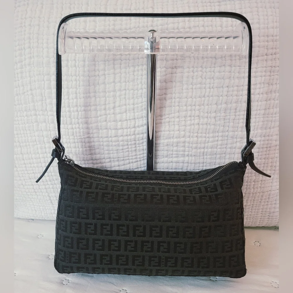 Fendi Pochette - Picture 2 of 16